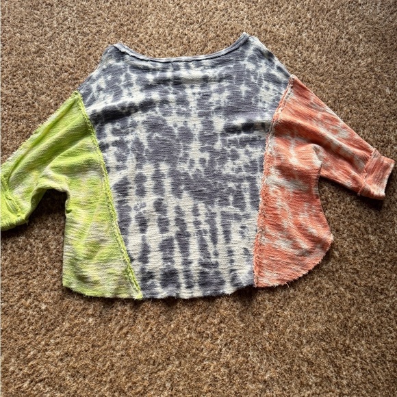 We The Free Womens Terry Cloth Size Extra Small Crop Tye Dye Shirt - Picture 2 of 5